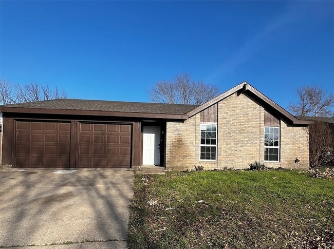 Building Photo - 2505 Clearwood Dr