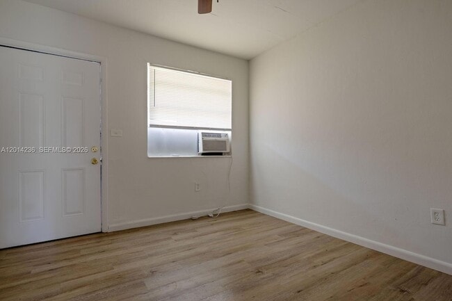 Building Photo - 26615 SW 137th Ave Unit 4