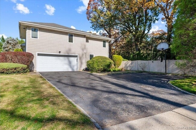 Photo - 25 Belmont Dr W