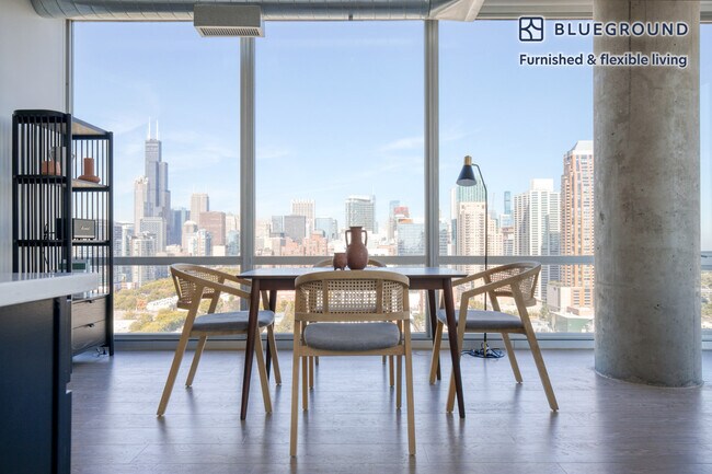 Photo - 1401 S State St Unit FL19-ID771