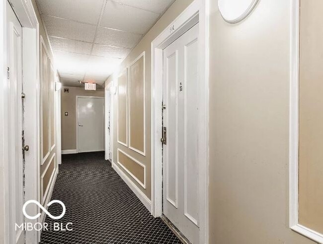 Photo - 230 E 9th St Unit 304