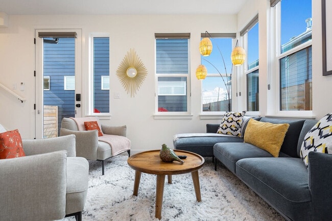 Building Photo - 4404 37th Ave SW Unit ID1054655P