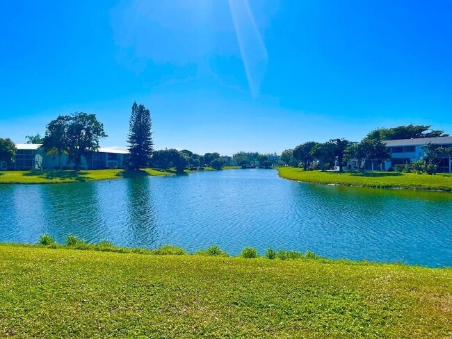 Building Photo - 34 Kent C Unit 34