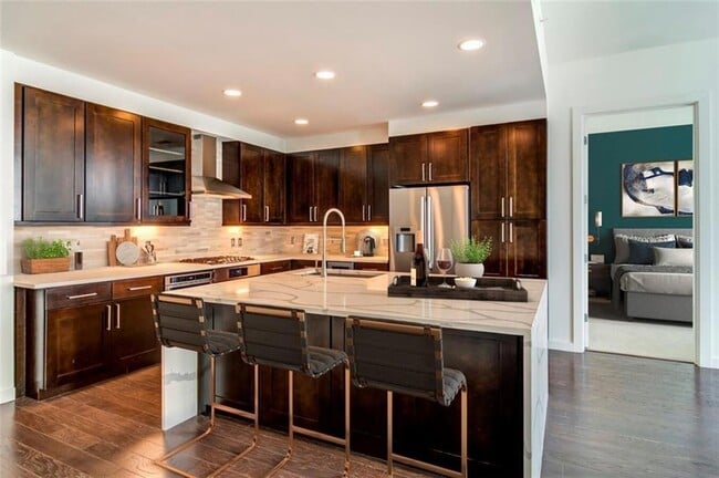 Photo - 205 12th St NE