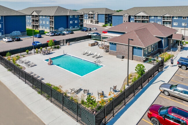 Welcome to Pinnacle Point Apartments - Pinnacle Point Apartments