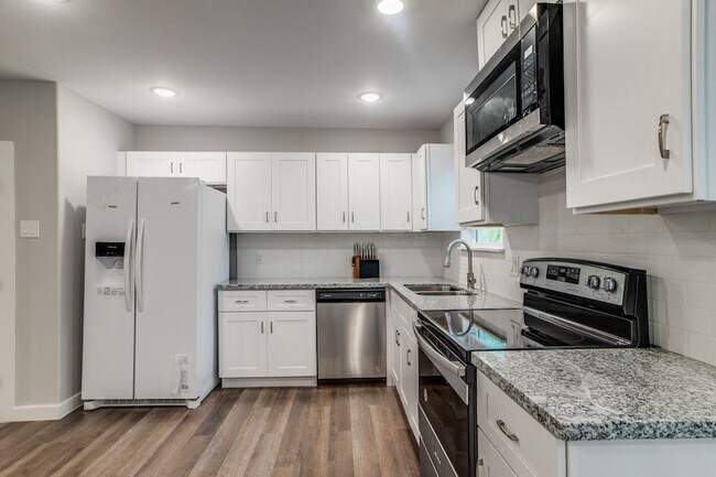 Building Photo - 5705 Breland St Unit B