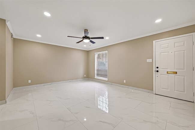 Photo - 6649 De Moss Dr Unit 649