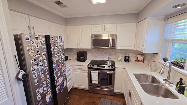 Photo - 3311 Blackburn St Unit 109