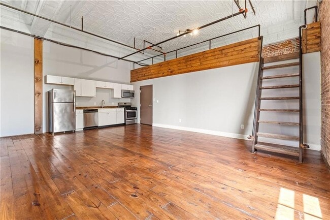 Photo - 558 St Francis St