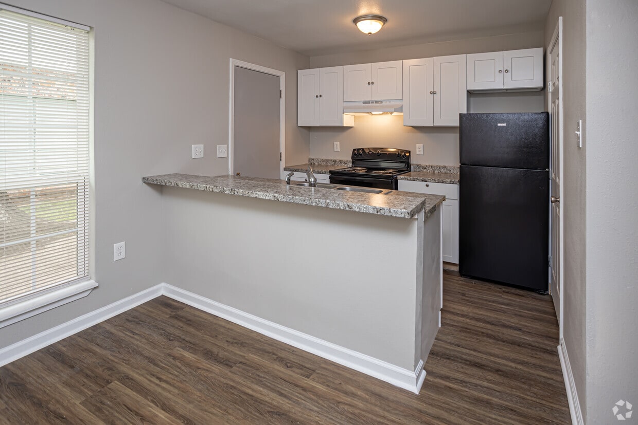 Floor Plan - 2 Bedroom 1.5 Bathrooms Townhouse W/D