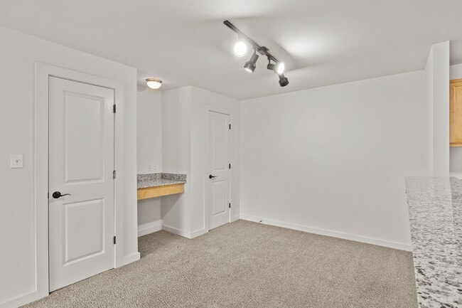 Front Entrance - Lakewood Park Apartments