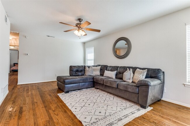 Photo - 3129 Old Orchard Rd