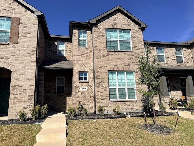 Building Photo - 2909 Bluets Dr