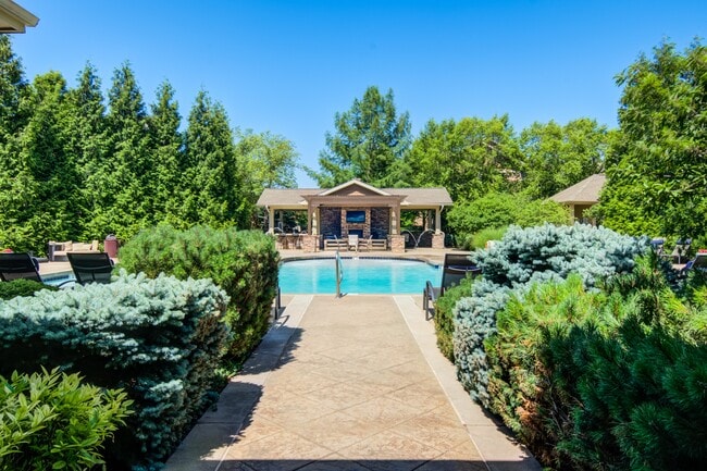 Building Photo - Sovereign at Overland Park
