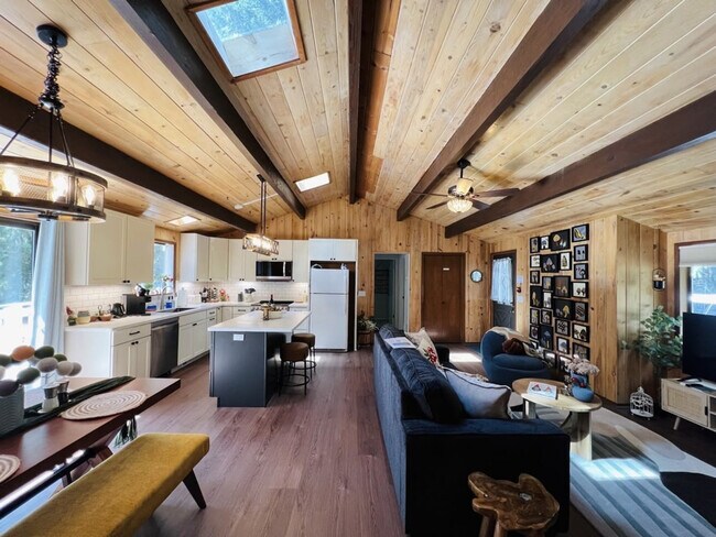 Photo - 26928 WA-525 Unit ID1035924P