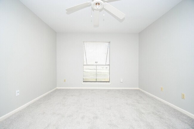 Photo - 8433 Hearth Dr Unit 1