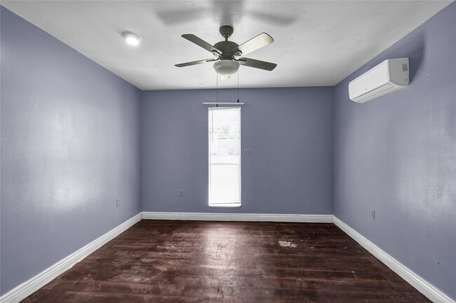 Photo - 109 N Rock Island St