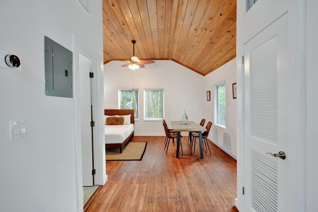 Photo - 1115 SW 4th St Unit SI ID1503929P