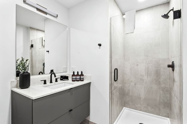 Photo - 1704 N 17th St Unit ID1313909P