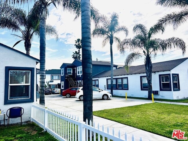 Photo - 600 E Chevy Chase Dr