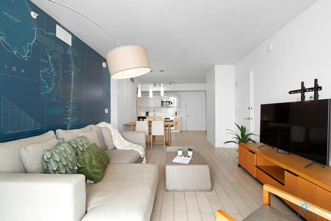 Building Photo - 2602 E Hallandale Beach Blvd Unit ID1227399P