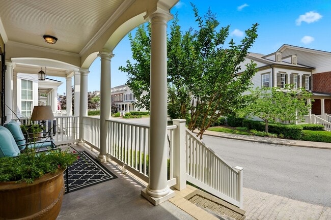 Photo - 360 Byron Way