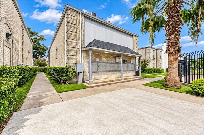 Photo - 6606 De Moss Dr Unit 1201