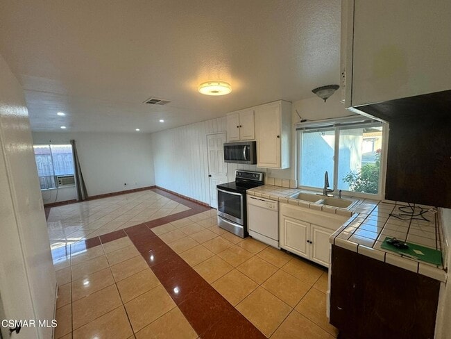 Photo - 2047 Belmar Ct N