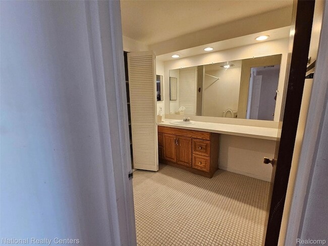 Photo - 29576 City Center Dr Unit 4