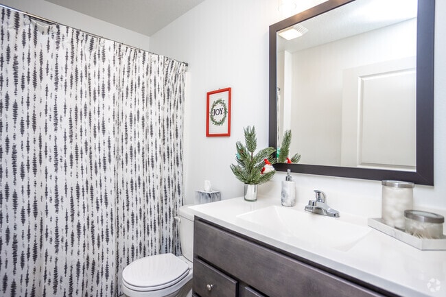 1BR, 1BA - Attached Garage/604 SF - Valley Bluff Townhomes