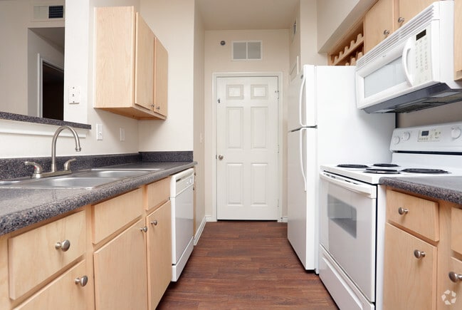 1BR,1BA-758sft - The Bridges on Kinsey