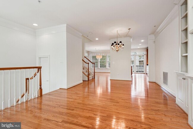 Photo - 172 Cameron Station Blvd