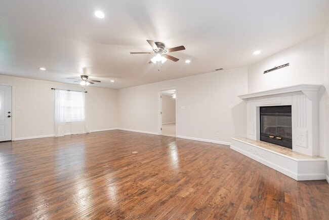 Photo - 3642 Fm 1565