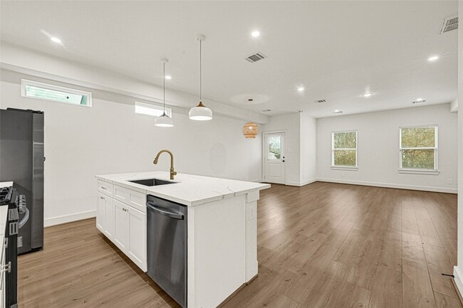 Photo - 1405 E 33rd St Unit A