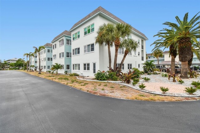 Photo - 8 Glencoe Pl Unit 107