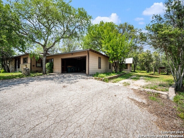 Photo - 932 Toepperwein Rd