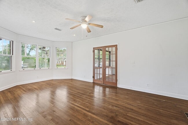 Photo - 1406 Palmer Terrace