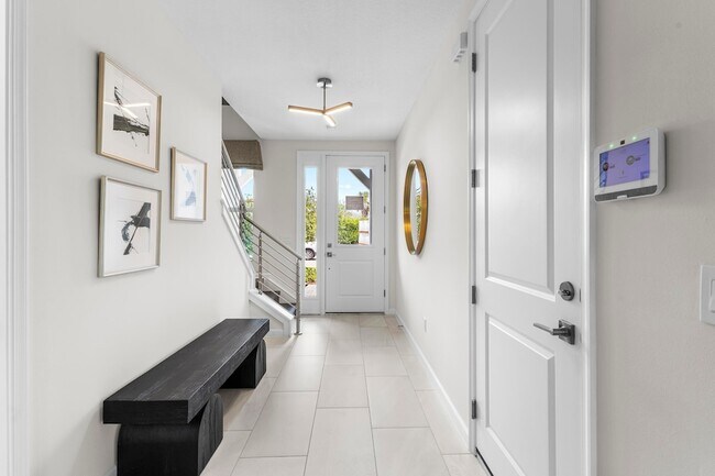 Photo - 16171 Oakview Dr