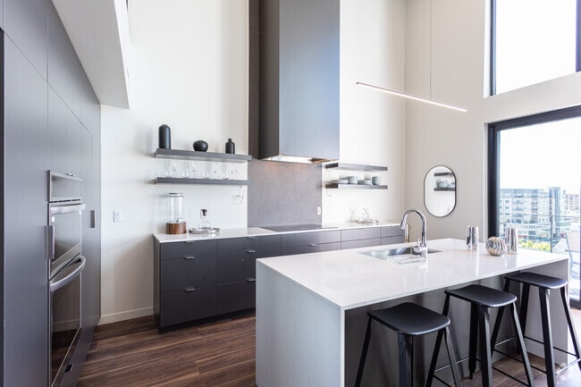 2BR, 2BA - 1,640SF - Kitchen - Aperture