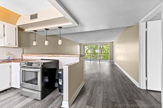 Photo - 4080 Tivoli Ct Unit 202