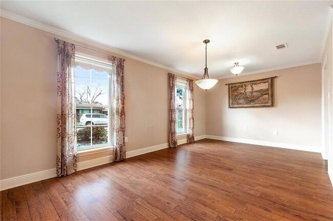 Photo - 4713 Ithaca St