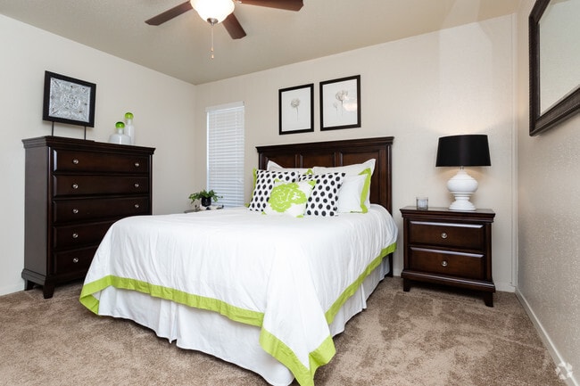 1BR,1BA-737sft - Seasons Apartments