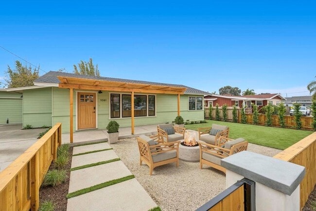 Building Photo - 1061 Buena Vista Way