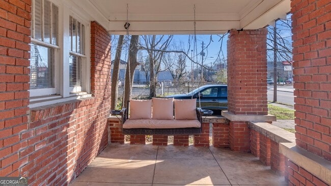 Photo - 2882 Church St