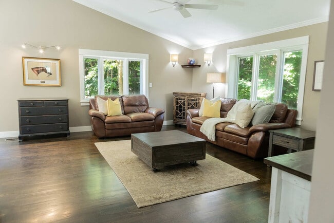 Photo - 8212 Bennett Rd Unit ID1339913P