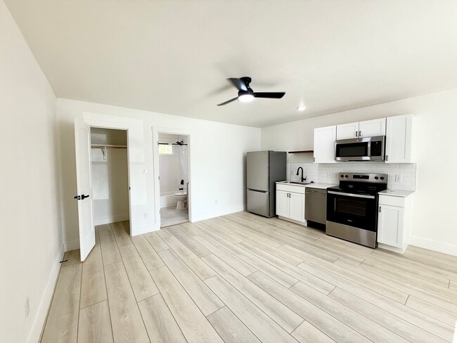 Photo - 2204 W San Antonio St