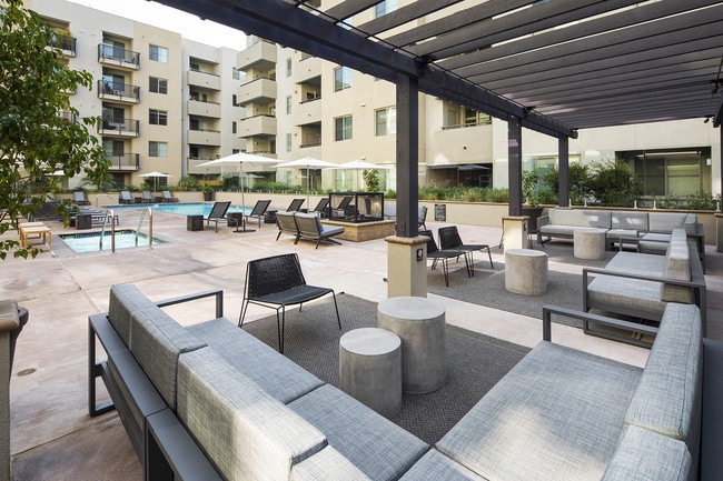 Cabanas By The Poolside - 1724 Highland