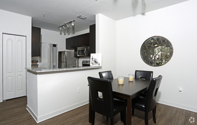 Dining Room - The Grand at Westside