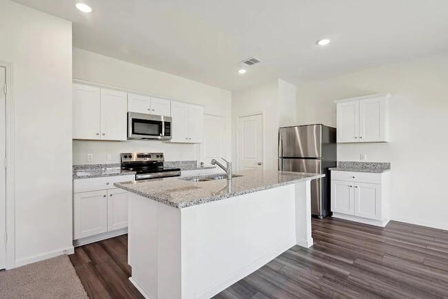 Photo - 5730 Roadhouse Dr