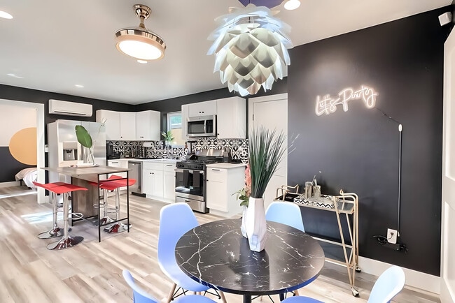 Photo - 1503 E 3rd St Unit ID1026400P